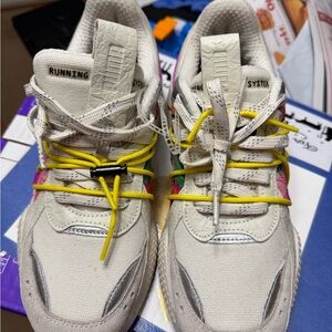 Womens Puma Sneakers 7 new